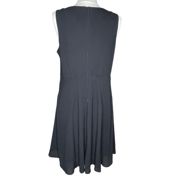 Torrid Classic Crew Neck Black Sleeveless Shift Swing Dress 12 - Picture 2 of 7